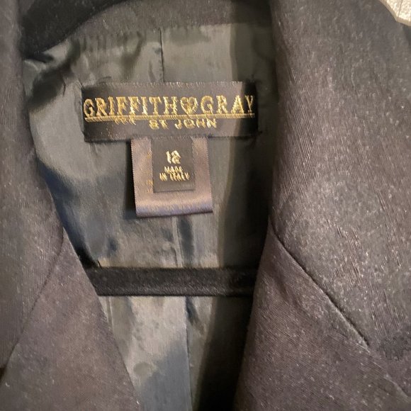 ST JOHN BLACK BLAZER - Picture 3 of 3